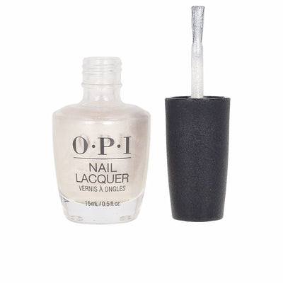 NAIL LACQUER Nail polish lasting up to 7 days