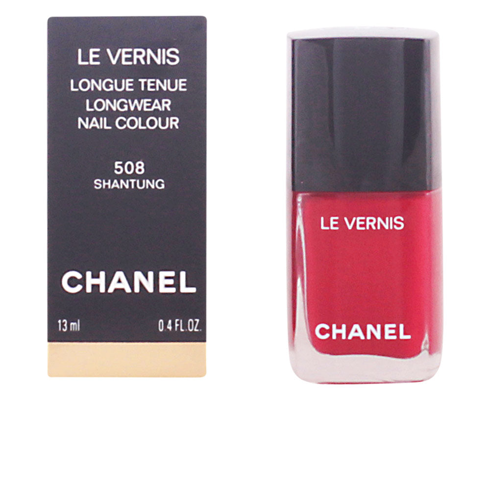 As most of you now know, Chanel reformulated their Le Vernis Nail